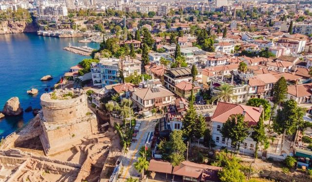 Antalya'da eylülde 7 bini aşkın konut satıldı