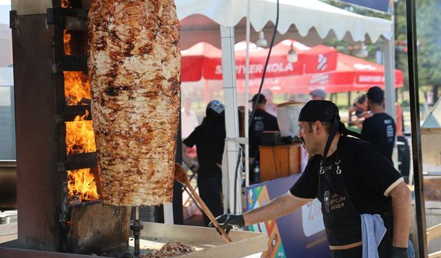 Adana Lezzet Festivali’nde tat ve coşku bir arada