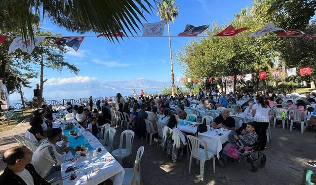 Antalya’da şehit ve gazi aileleri bir arada