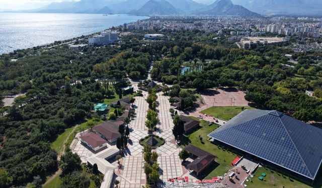 Antalya'nın göbeğindeki Atatürk Kültür Parkı'na ödül