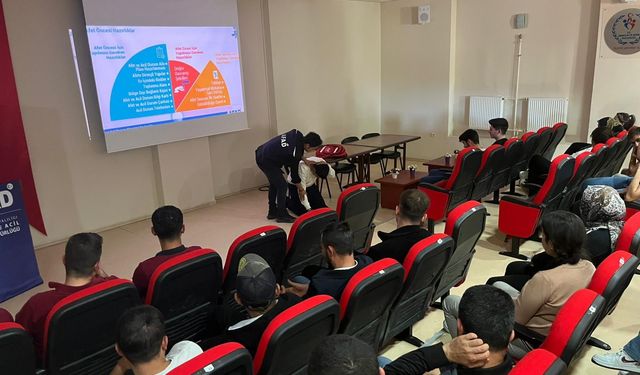 Bucak’ta AFAD tarafından gençlere afet bilinci aşılandı