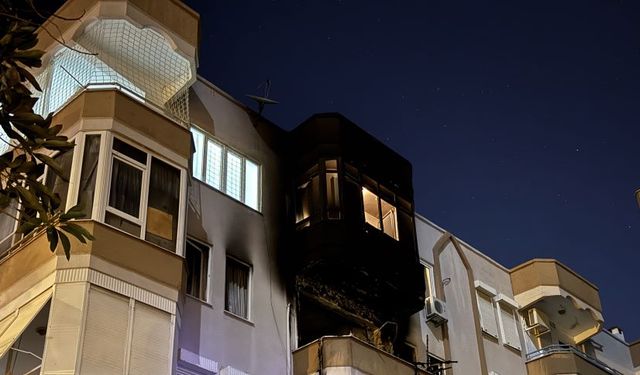Antalya’da alevlerin arasında kalan yatalak hasta can verdi