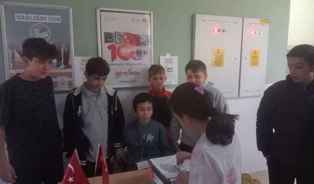 Eğirdirli öğrenciler Filistin için 238 bin liralık yardım topladı