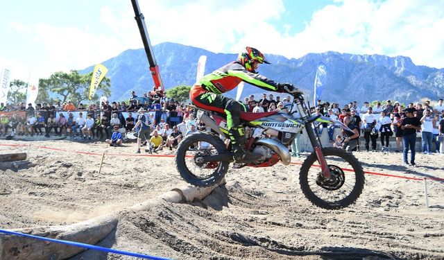 Kemer'de motosiklet tutkunları buluştu!