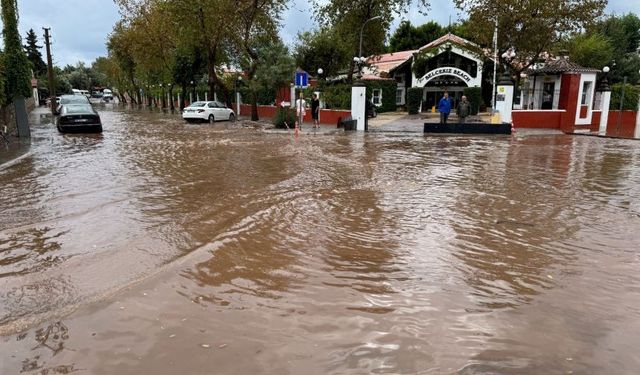 Fethiye sular altında kaldı!
