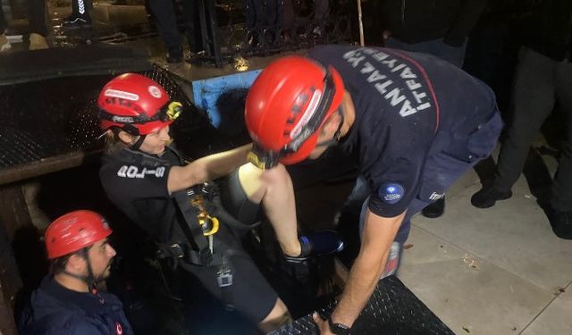 Falez Mağarası'nda mahsur kalanlar film gibi operasyonla kurtarıldı!