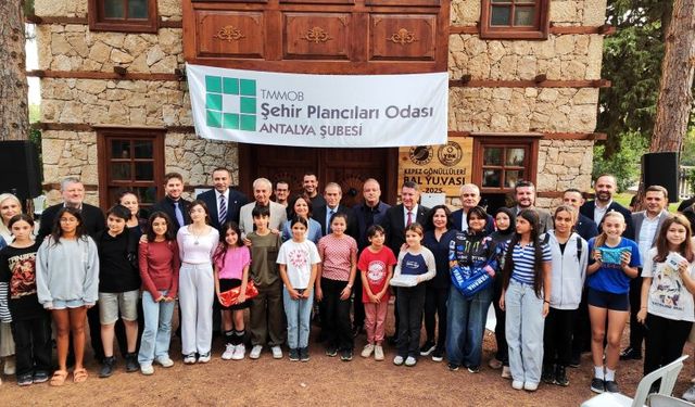 Geleceğin Antalya’sını çocuklar resmetti