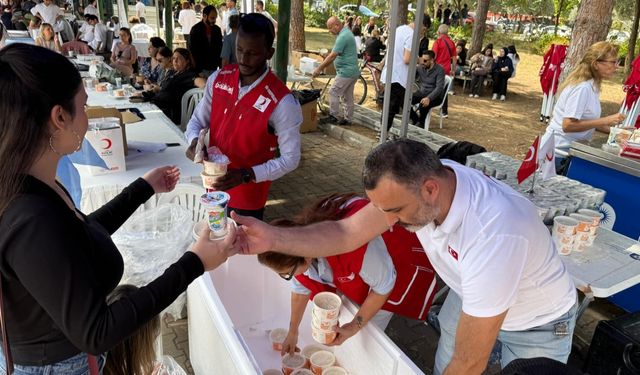 Genç Kızılay'dan Akdeniz Üniversite’sinde tanıtım