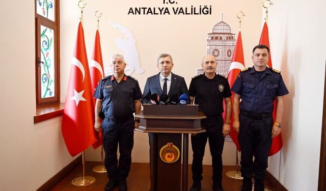 Antalya’da bir ayda 5 bin aranan yakalandı, 459 milyonluk mal varlığına el konuldu