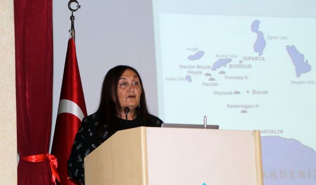 Hacılar Büyük Höyük’te kentleşmenin izleri gün yüzüne çıkıyor