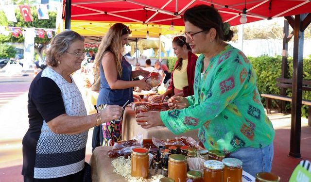Kadınların emeği "Hasar Pazarı"nda satışa sunuldu