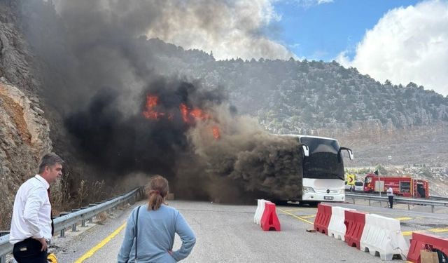 Konya'da yolcu otobüsü alev alev yandı