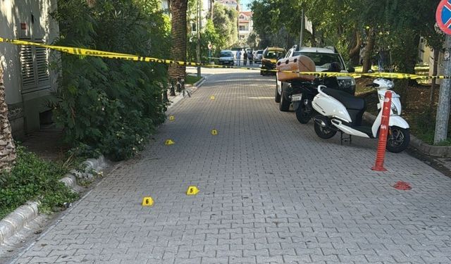 Marmaris'te sokak ortasında silahlı çatışma