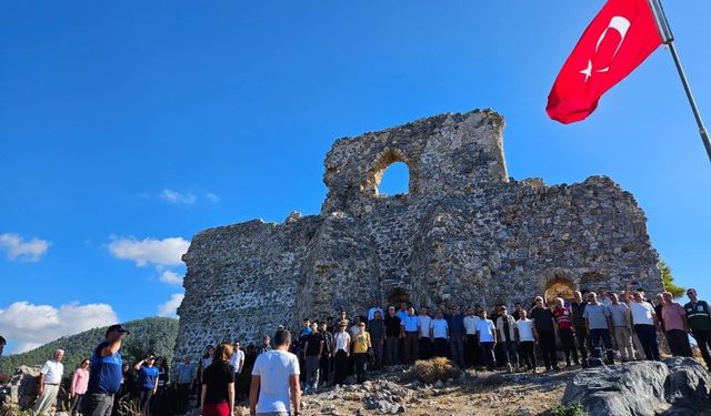 Mersin Bozyazı Kalesi'nde Cumhuriyet coşkusu