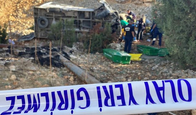 Mersin’de 4 tarım işçisinin öldüğü kazada, minibüs şoförü ehliyetsiz çıktı!