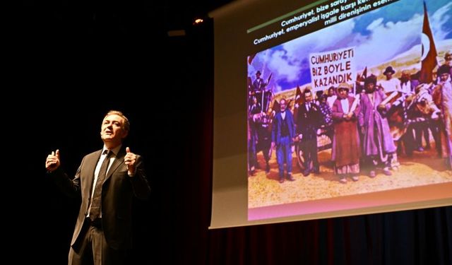 Muratpaşa’da Cumhuriyet’in 102’nci yılı Sinan Meydan’la kutlandı