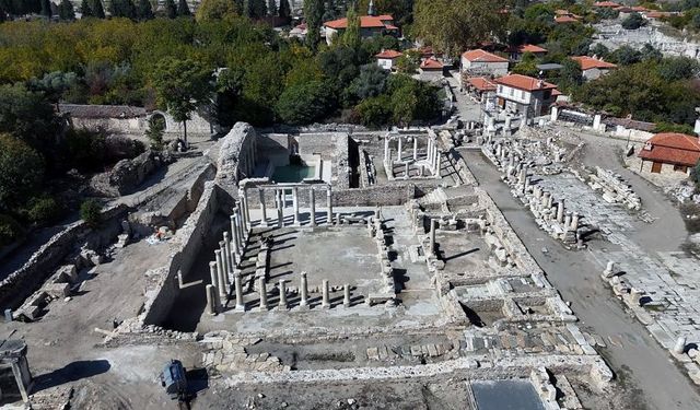 Stratonikei Antik Kenti'ndeki Roma hamamı turistlerin gözdesi oldu