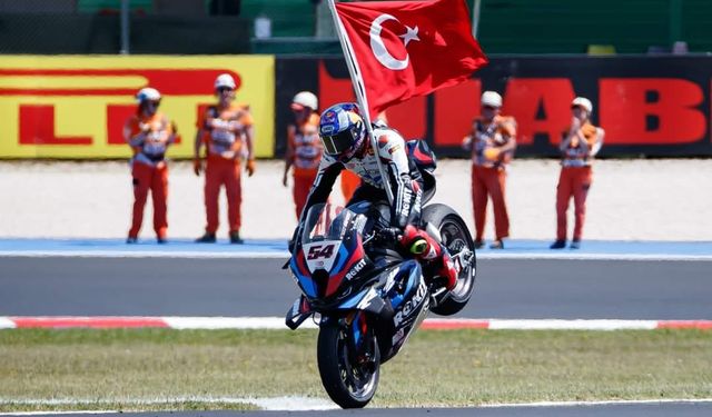 Milli gurur Toprak Razgatlıoğlu, Superbike’ta yine zirvede