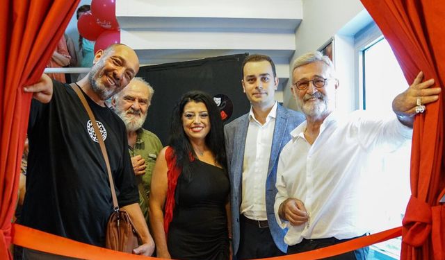 Antalya bir tiyatro daha kazandı