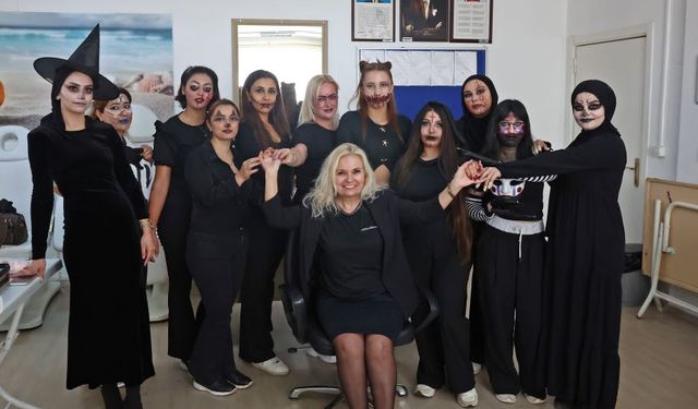 ATASAM'in 'Sahne Makyajı" kursu kadınlara yeni meslek kapısı açtı