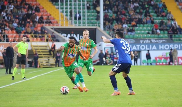 Alanyaspor: 1 Kasımpaşa: 0 (ilk yarı)