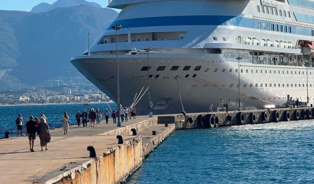 'Astoria Grande' Alanya'da: Kruvaziyerle 616 turist geldi