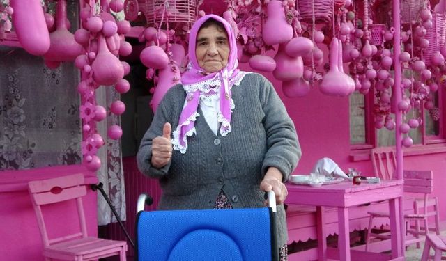 Isparta'nın Barbie'si hayaline kavuştu! Fakat rengini değiştirmek istiyor