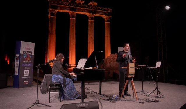 Antalya'nın renkli sokaklarında sanat şöleni başladı