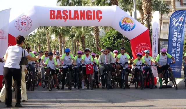 Mersin'de bisiklet turu kentte spor kültürünü canlandırdı
