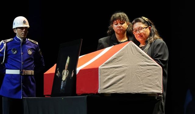 Sanat güneşi Muazzez Abacı için AKM’de hüzünlü tören