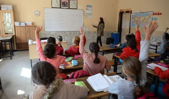 24 Kasım'da Antalya’da öğretmenler unutulmadı