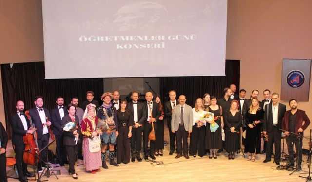 Akdeniz Üniversitesi'nde Öğretmenler Günü coşkusu müzikle taçlandı