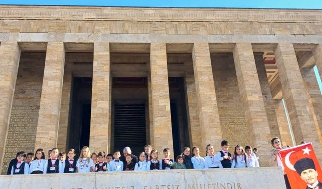 Minik kalpler Ata’nın huzurunda!