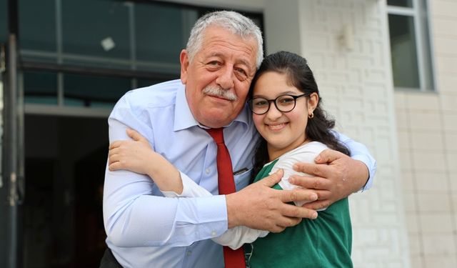 Adana ve Antalya'daki tedavi sona erdi: Lösemiyi yenen İkranur Damla yeniden okulda