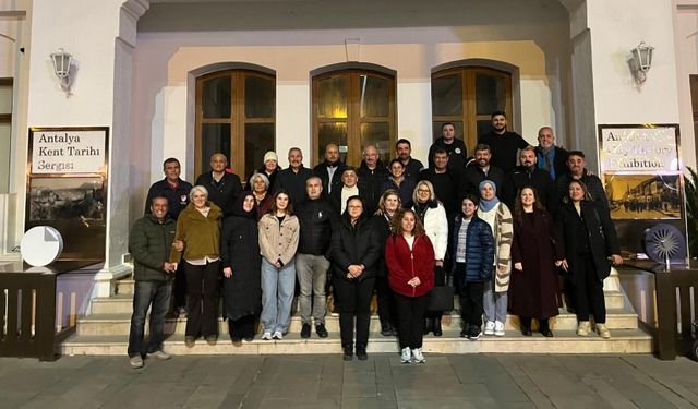 Antalya’da yeşil sahadan tiyatro sahnesine