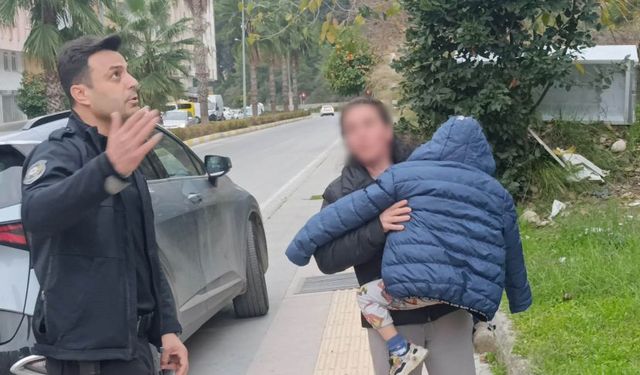 Evde tek başına bırakılan çocuk, ekipleri harekete geçirdi