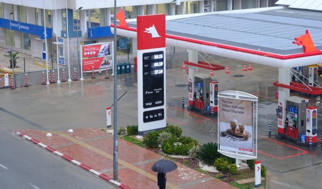 Antalya’da akaryakıta zam! Motorinin litre fiyatı 60 TL’yi geçti