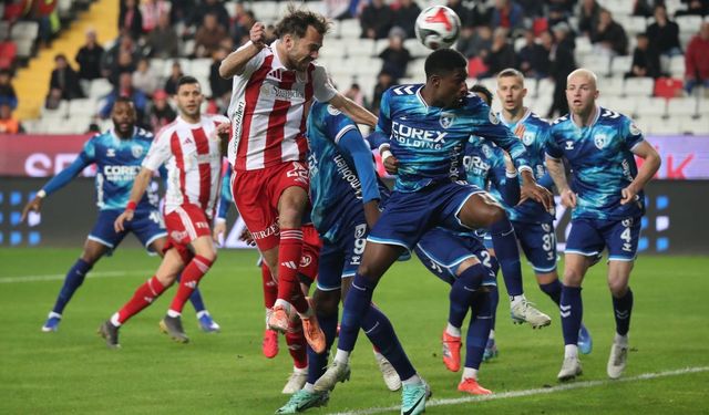 Antalyaspor 3 puanı 3 golle aldı