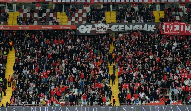Antalyaspor’da birleşme kararı!