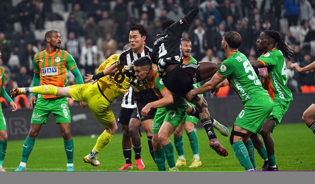 TFF, Beşiktaş-Alanayspor karşılaşmasının VAR kayıtlarını açıkladı: “Tamam benim için yeterli”
