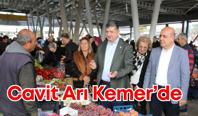 CHP’li Cavit Arı Kemer’de pazarın nabzını tuttu