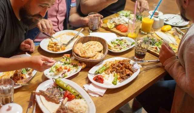 Bu gece oruç başlıyor: Antalya’da iftar menüleri ne kadar?