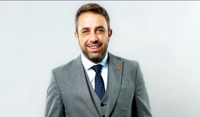 Kepez'de İzzet Çeliktürk’ten iktidara sert eleştiri: “Türkiye susturularak yönetilemez”