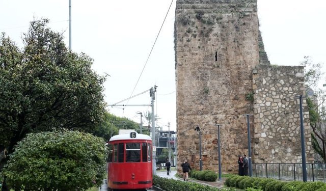 Antalya’da 6 Mart Nostalji Tramvayı seferleri iptal edildi