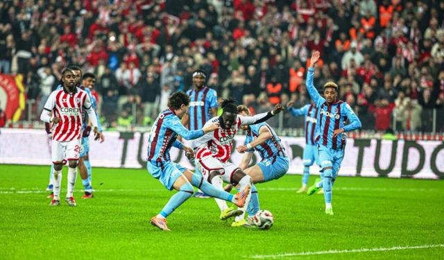 Antalya'dan sonra Trabzonspor aracına bir saldırı da Samsun'da