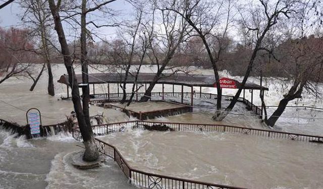 Manavgat Belediyesi'nden taşkın uyarısı! İki barajdan tahliye…