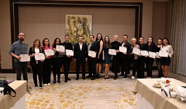 Antalyalı gazetecilere İngilizce eğitimi sertifikası verildi