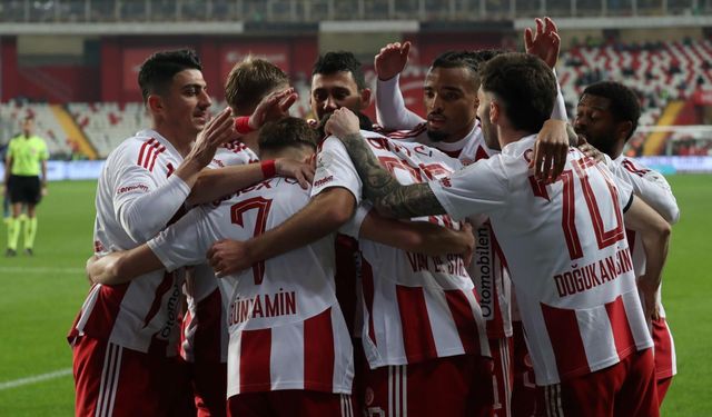 Antalyaspor tarihi fırsatı elinden kaçırdı: Antalyaspor:2 Fenerbahçe: 2