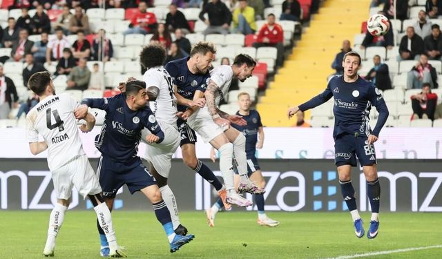 Antalyaspor 20 yıllık Gaziantep serisini bozdu: 1-4