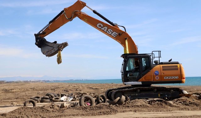 Caretta sahilinde şok! Kumun altında bin 500 foseptik çukuru çıktı